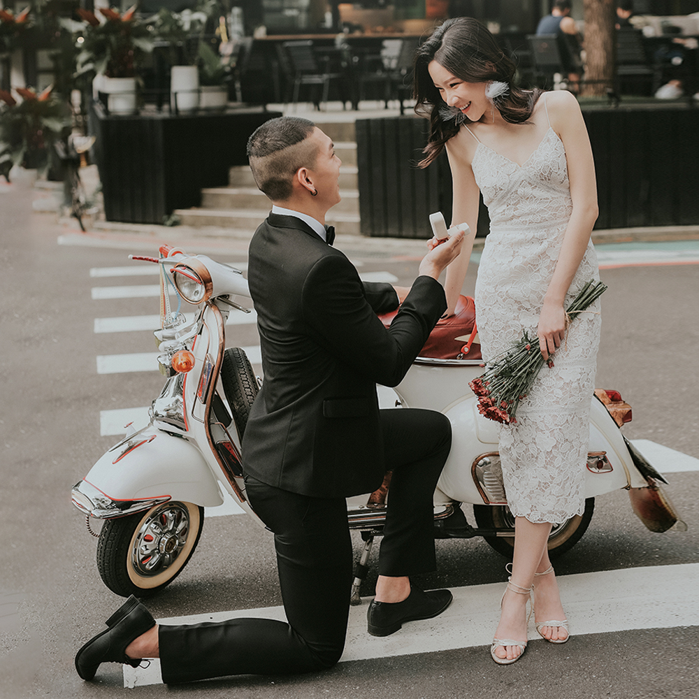 台北 結婚登記拍攝 新娘在街上求婚的婚紗照